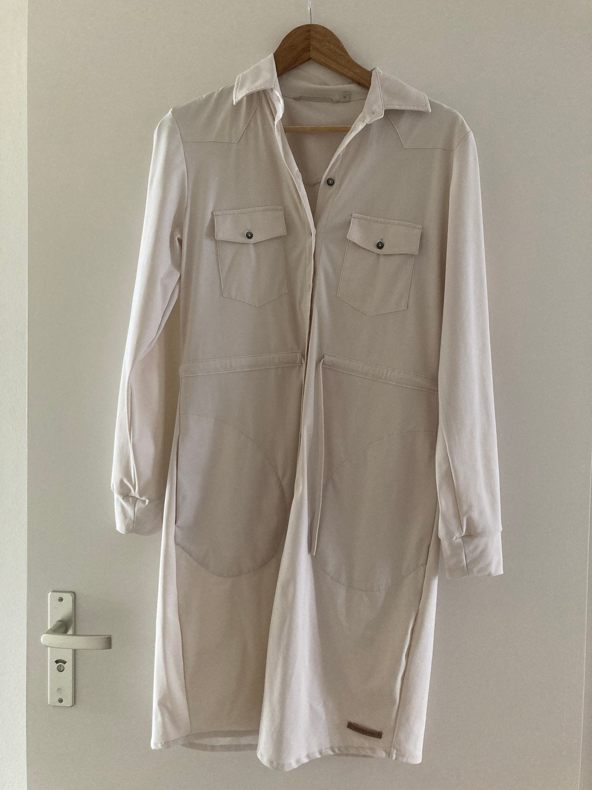 Mooie Moscow jurk - maat S, Ophalen, Zo goed als nieuw, Maat 36 (S), Beige