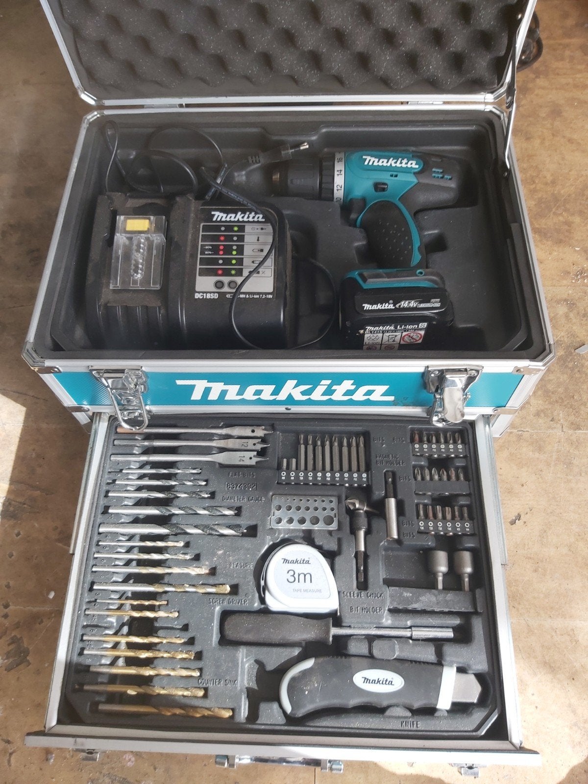 Makita Boor- en Schroefmachine met uitgebreide set, Ophalen, Gebruikt, Variabele snelheid, Boor- en Schroefmachine