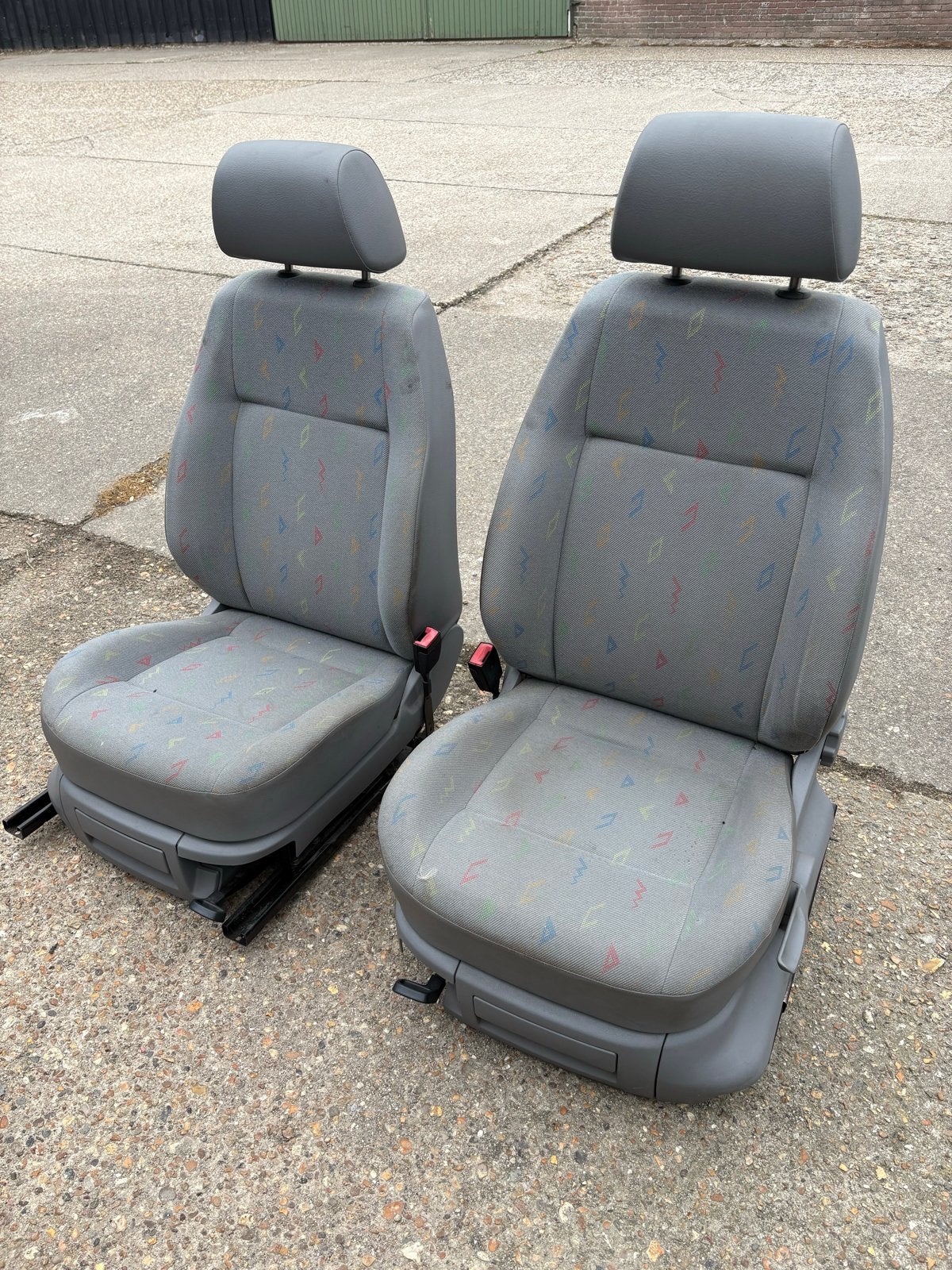 VW Caddy stoelen - Set van 2 (2010), Auto-onderdelen, Ophalen, Gebruikt, Volkswagen