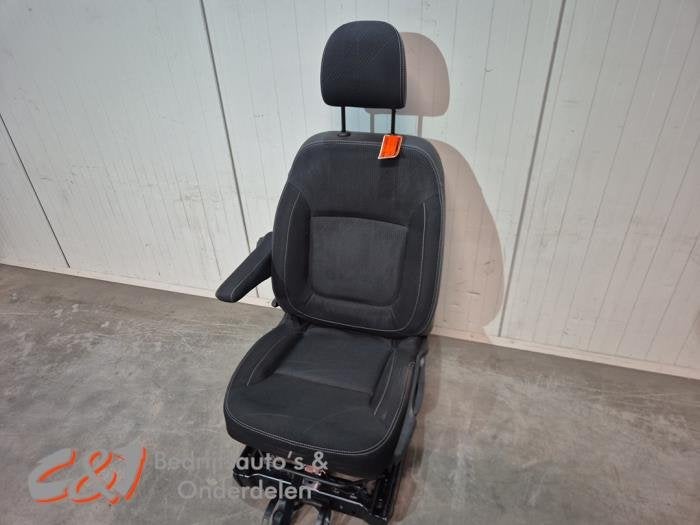 Stoel links van een Renault Trafic, Gebruikt, -, Renault, -