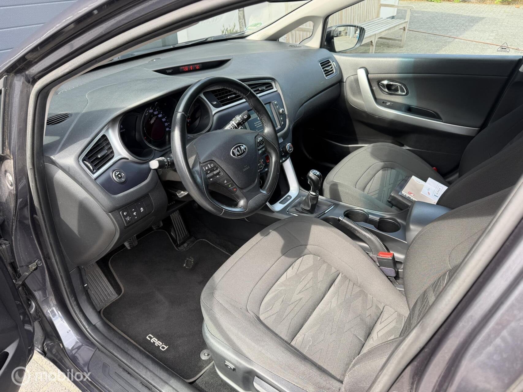 Kia cee'd Sportswagon 120pk T-GDi|RIJKLAAR|CAMERA|NAV|GARANT, Auto's, Kia, Voorwielaandrijving, Stof, Gebruikt, Lichtsensor