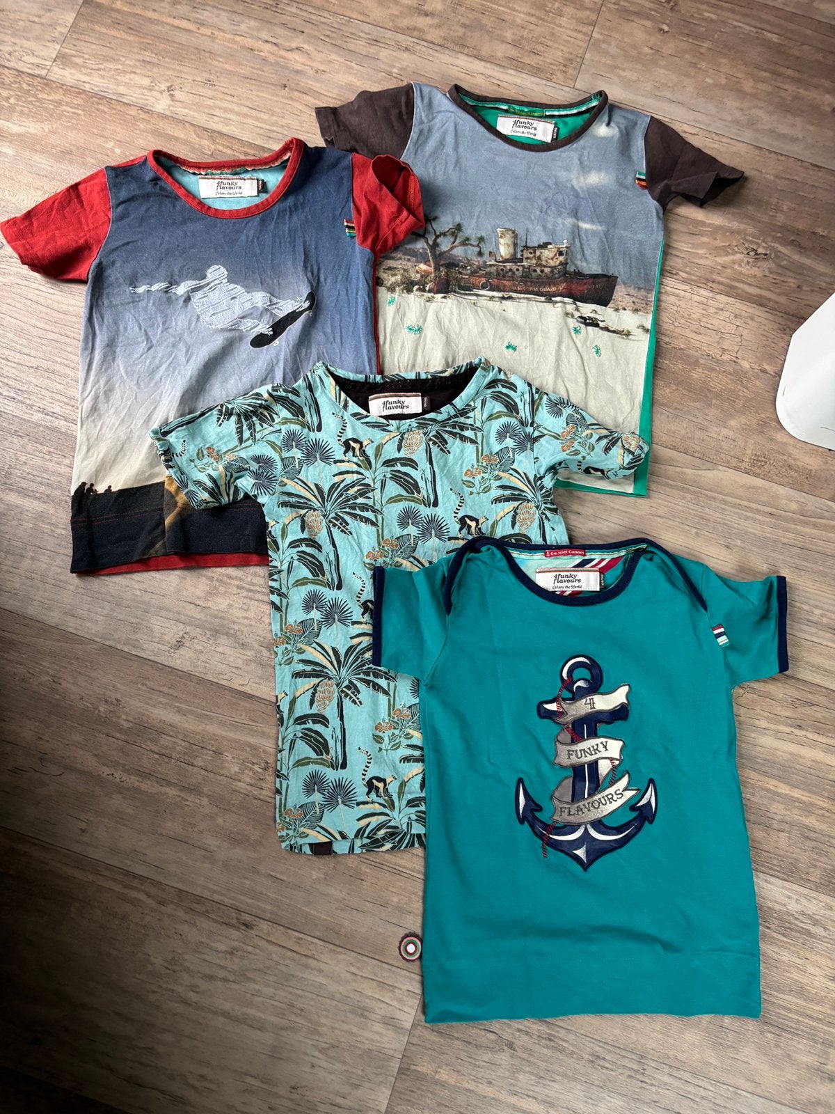 4 shirts Funky flavours maat 134/140, Ophalen of Verzenden, Gebruikt, Jongen, Shirt of Longsleeve