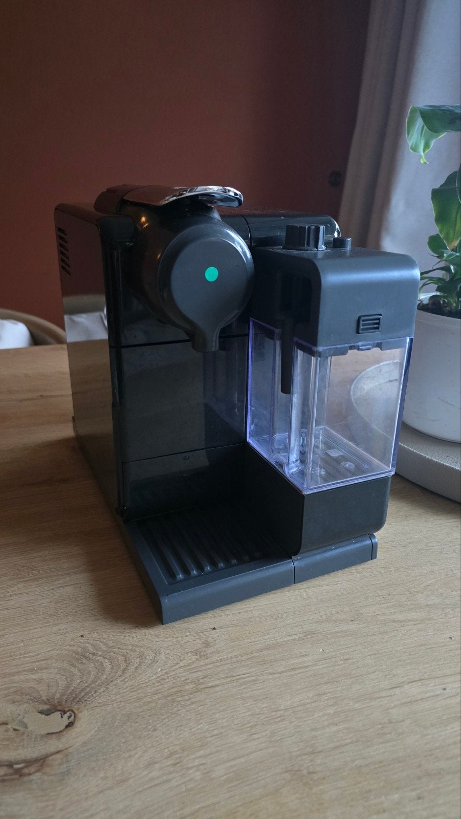 De'Longhi Nespresso Lattissima Touch