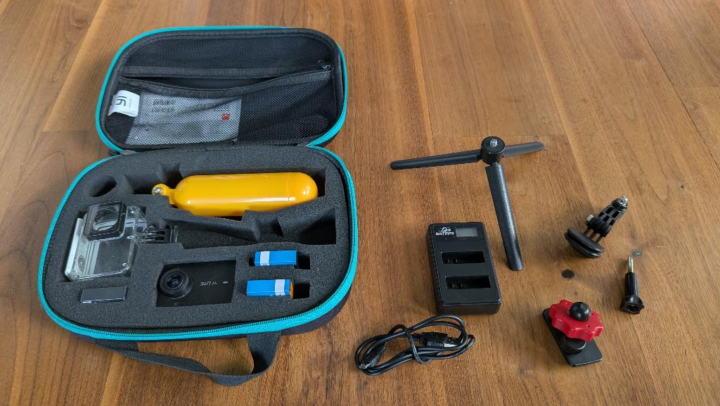 Action camera zeer compleet met onderwater hulst, 4accu, enz, Audio, Tv en Foto, Actiecamera's, Ophalen of Verzenden, Gebruikt
