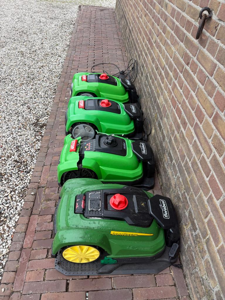 Florabest Robotmaaiers FMR 600 A1 - Set van 4 (deels defect), Tuin en Terras, Grasmaaiers, Ophalen, Cirkelmaaier, Gebruikt, Minder dan 30 cm