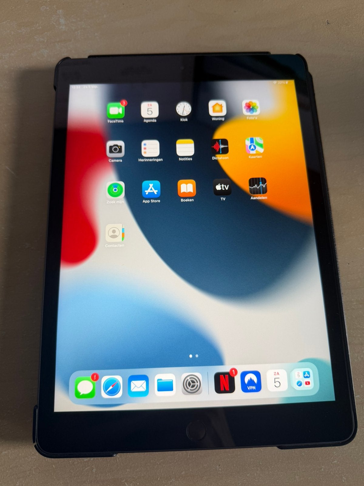 iPad 8e generatie 32GB WiFi – Zo goed als nieuw + hoesje, 32 GB, Apple iPad, Zo goed als nieuw, Wi-Fi