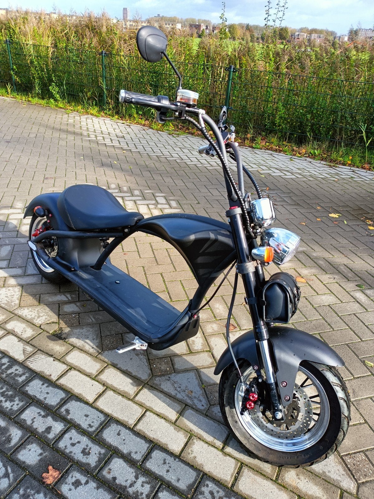 Stoere zwarte elektrische scooter - Chopper M1, Fietsen en Brommers, Ophalen of Verzenden