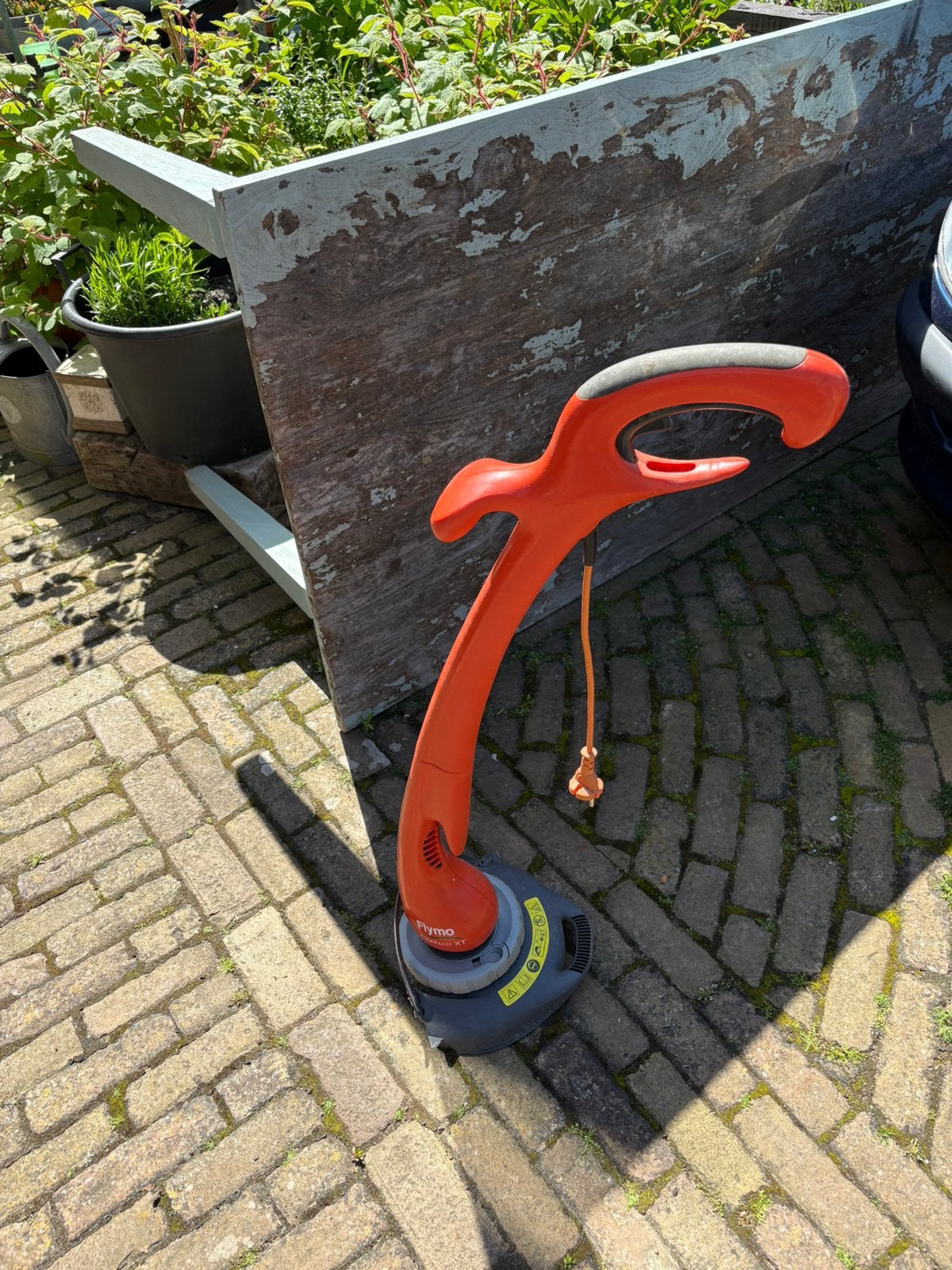 Flymo Elektrische kantenmaaier, goede staat, Ophalen, Zo goed als nieuw, Accu
