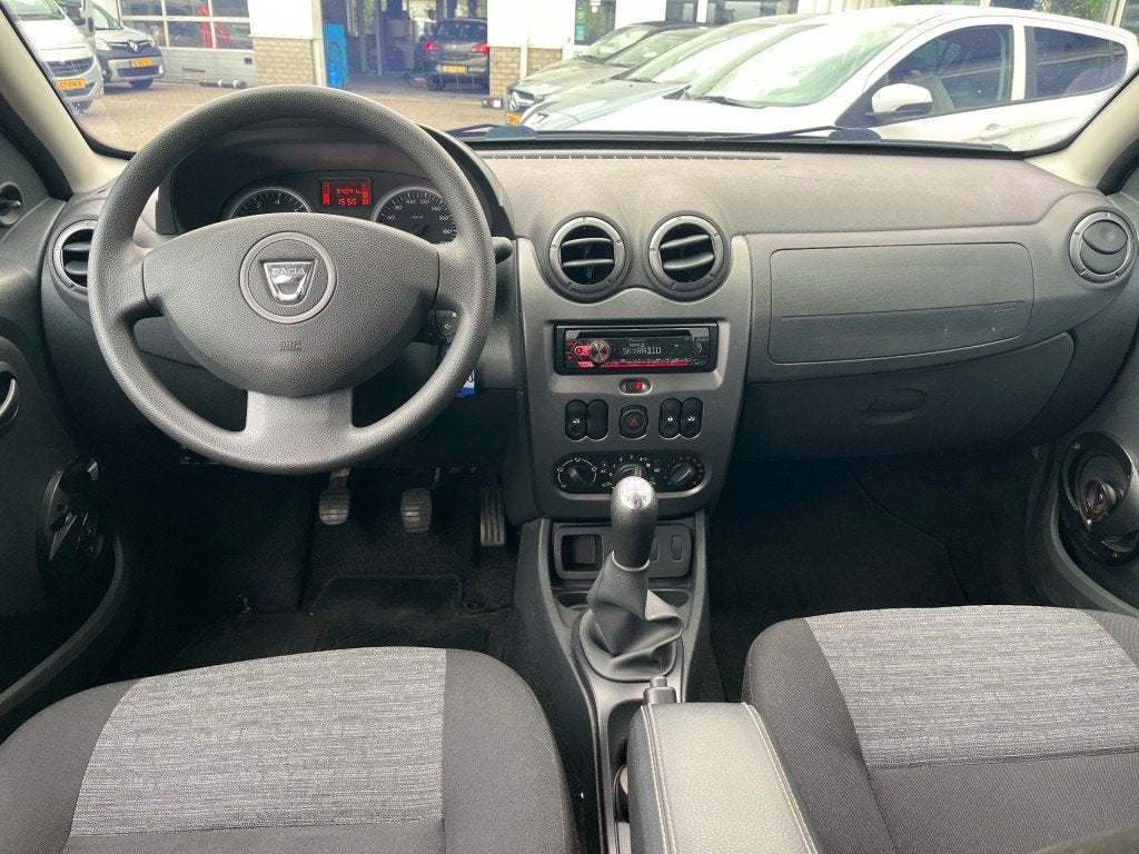Dacia DUSTER 1.6 Ambiance Airco El.ramen 18 inch Trekhaak, Auto's, Voorwielaandrijving, Euro 5, Gebruikt, 4 cilinders