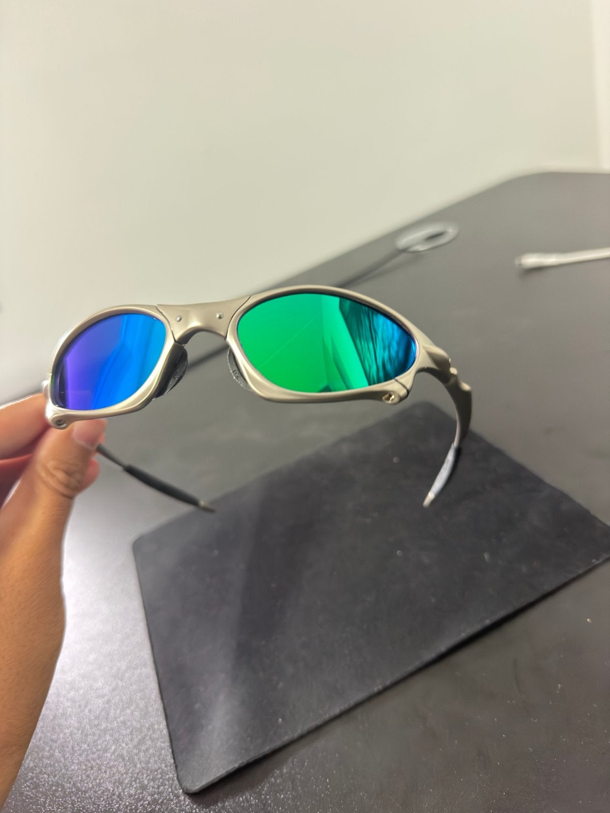 Oakley Metal Zonnebril met Gekleurde Glazen, Zonnebril, Overige kleuren, Ophalen of Verzenden, Zo goed als nieuw