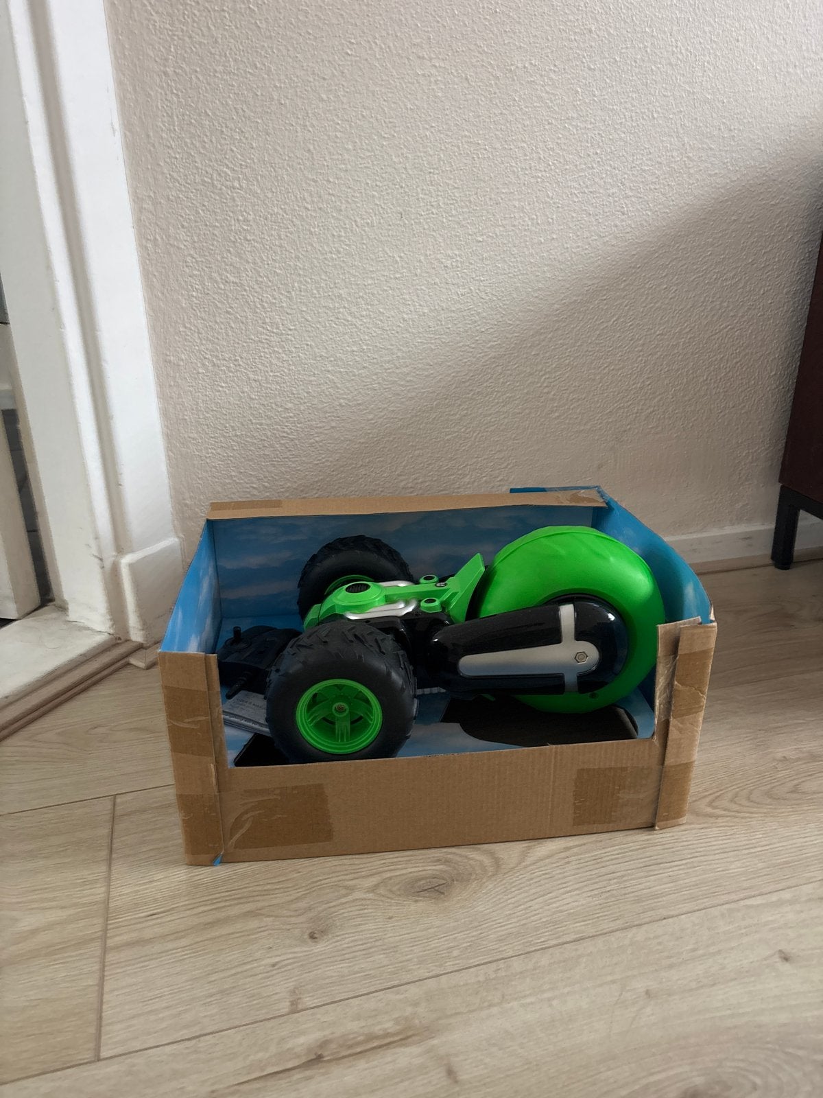 Groene RC Stunt Auto met Afstandsbediening, Kinderen en Baby's, Speelgoed | Speelgoedvoertuigen, Ophalen, Gebruikt, Afstandsbediening