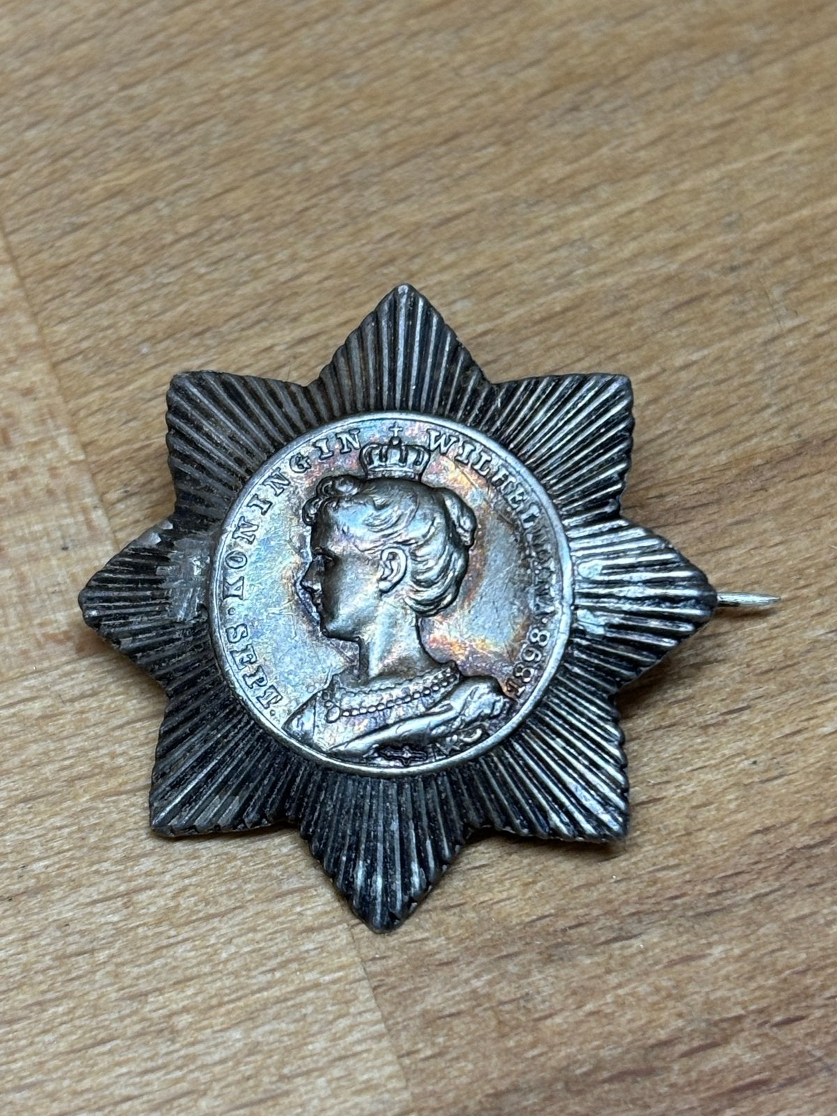 Zilveren medaillon Koningin Wilhelmina 1898, Ophalen of Verzenden, Zilver