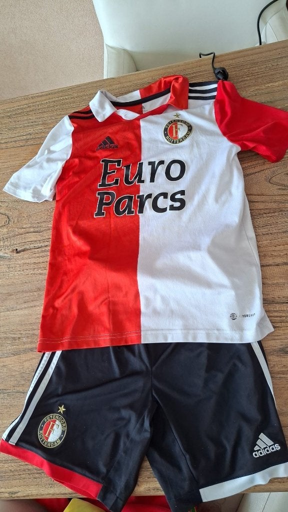 Feyenoord shirt 164 en broekje 152, Ophalen of Verzenden, Zo goed als nieuw, Feyenoord, Shirt