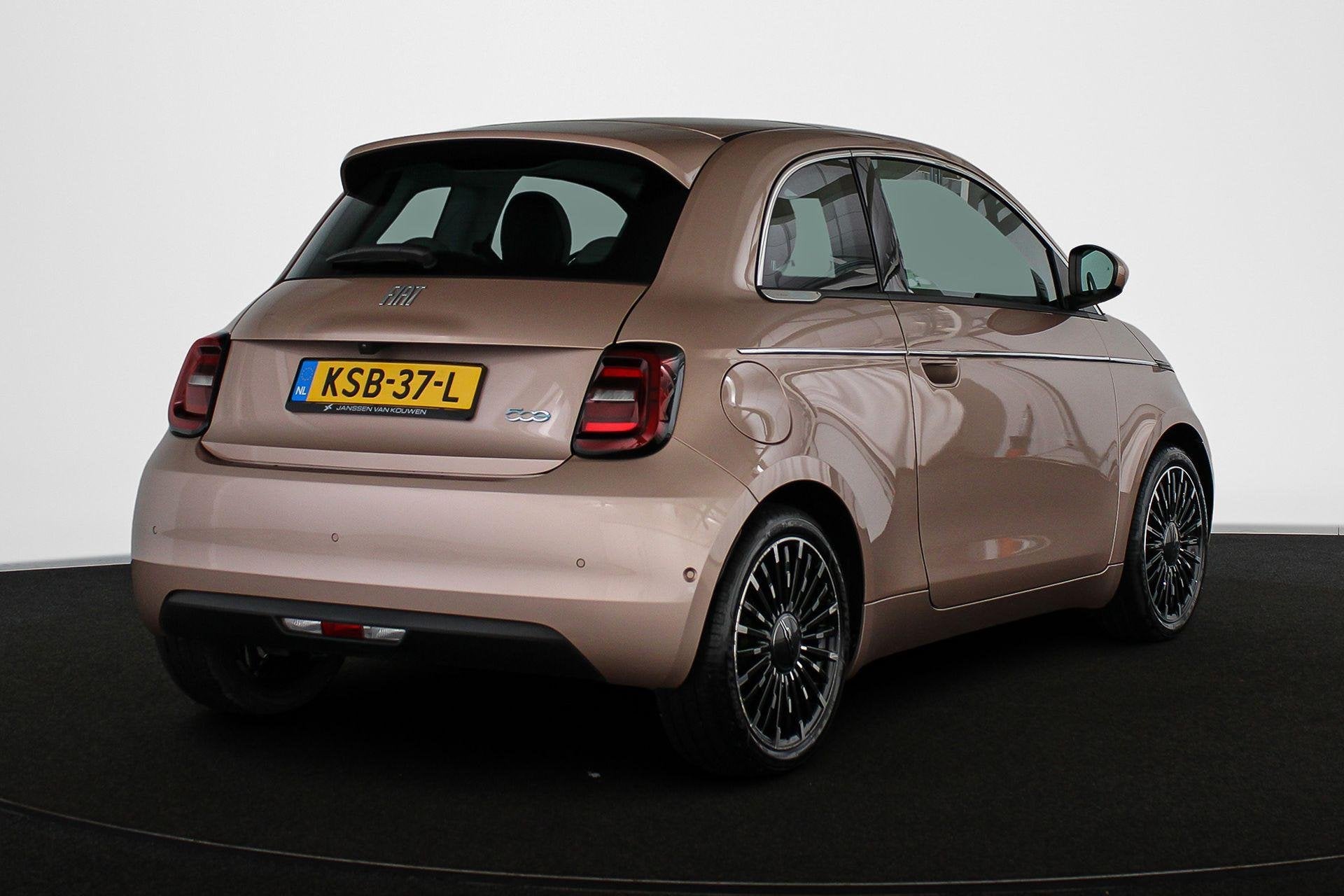 Fiat 500e La Prima 42 kWh Pano Leder Stoelverwarming JBL Cam, Auto's, Fiat, Gebruikt, Overige kleuren, 4 stoelen, Automatische klimaatregeling