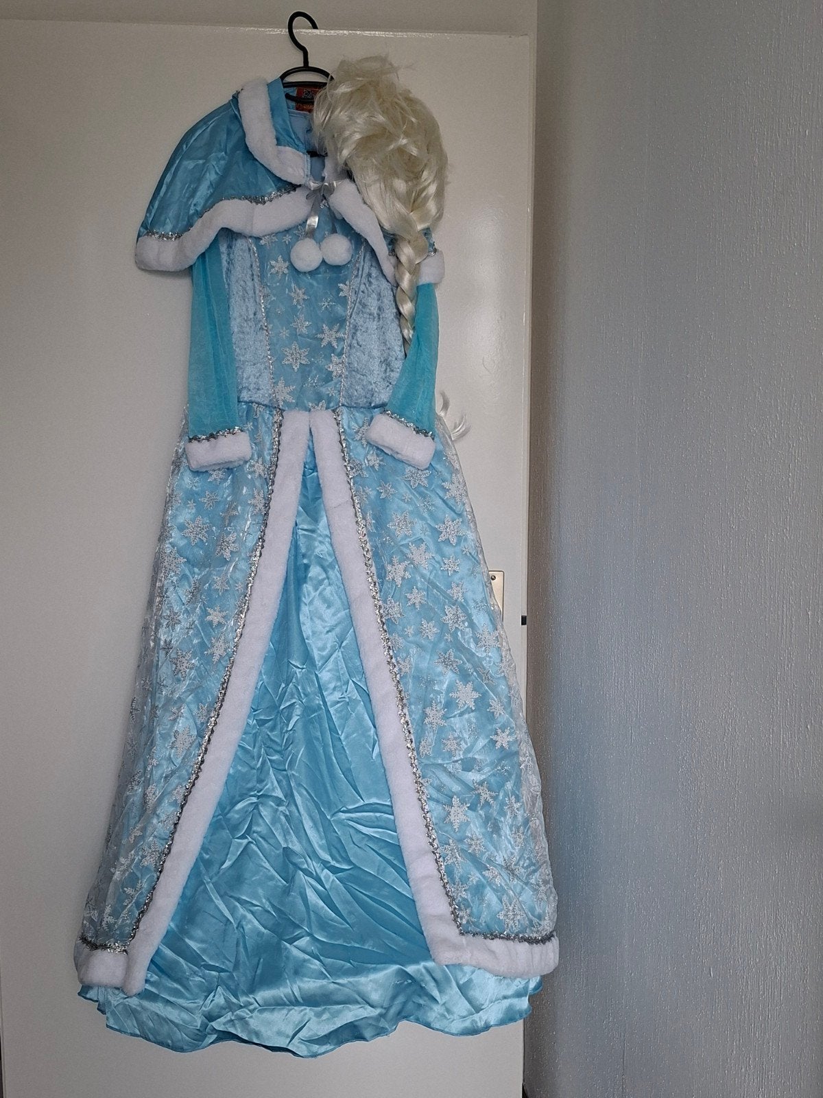 Elsa jurk Frozen verkleedkostuum maat 40/42 met pruik, Maat 38/40 (M), Ophalen of Verzenden, Kleding, Collection