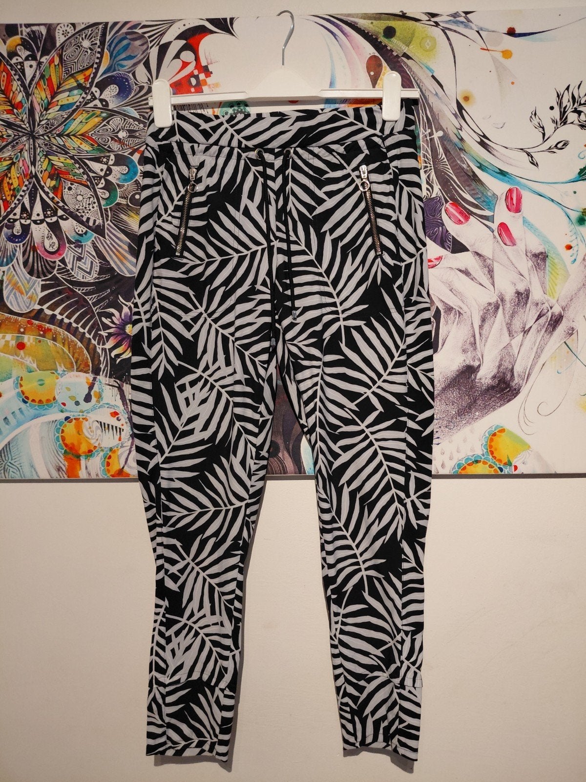 Mac Travelstof Broek Maat 36 met Bladprint, Zwart, Mac, Ophalen of Verzenden, Zo goed als nieuw
