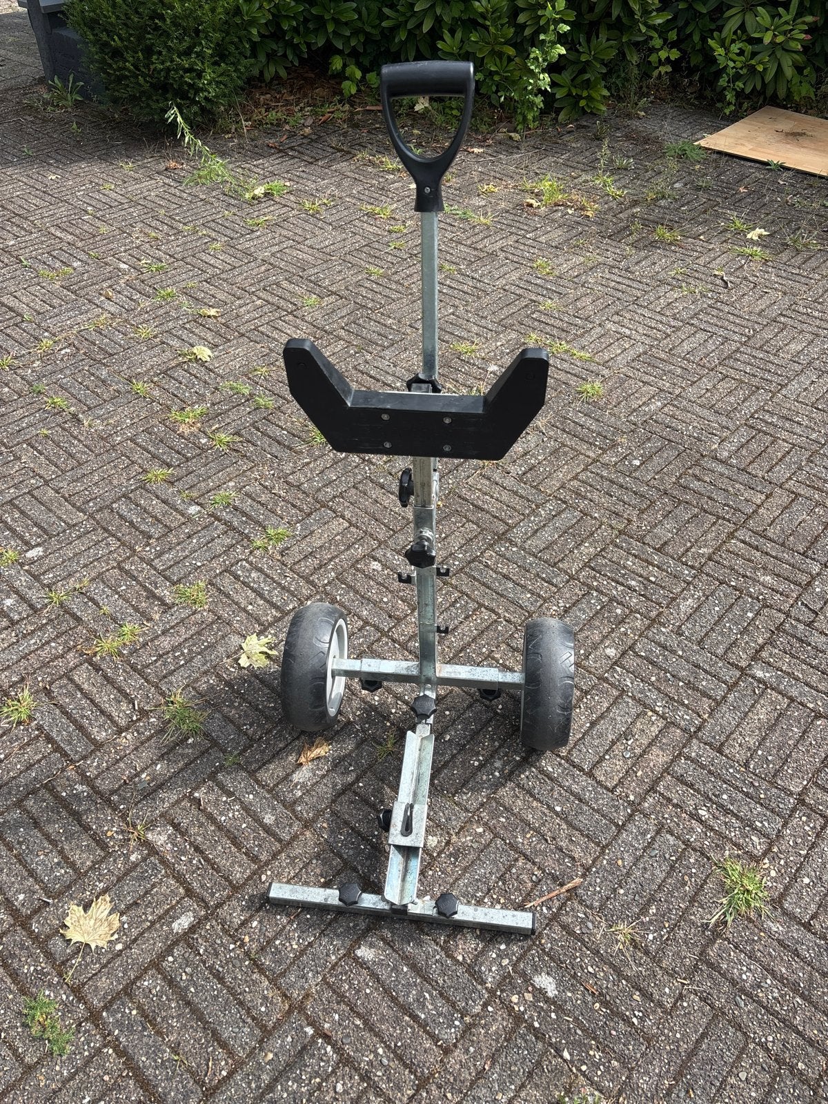 Gebruikte trolley voor buitenboordmotorblok., Ophalen, Gebruikt