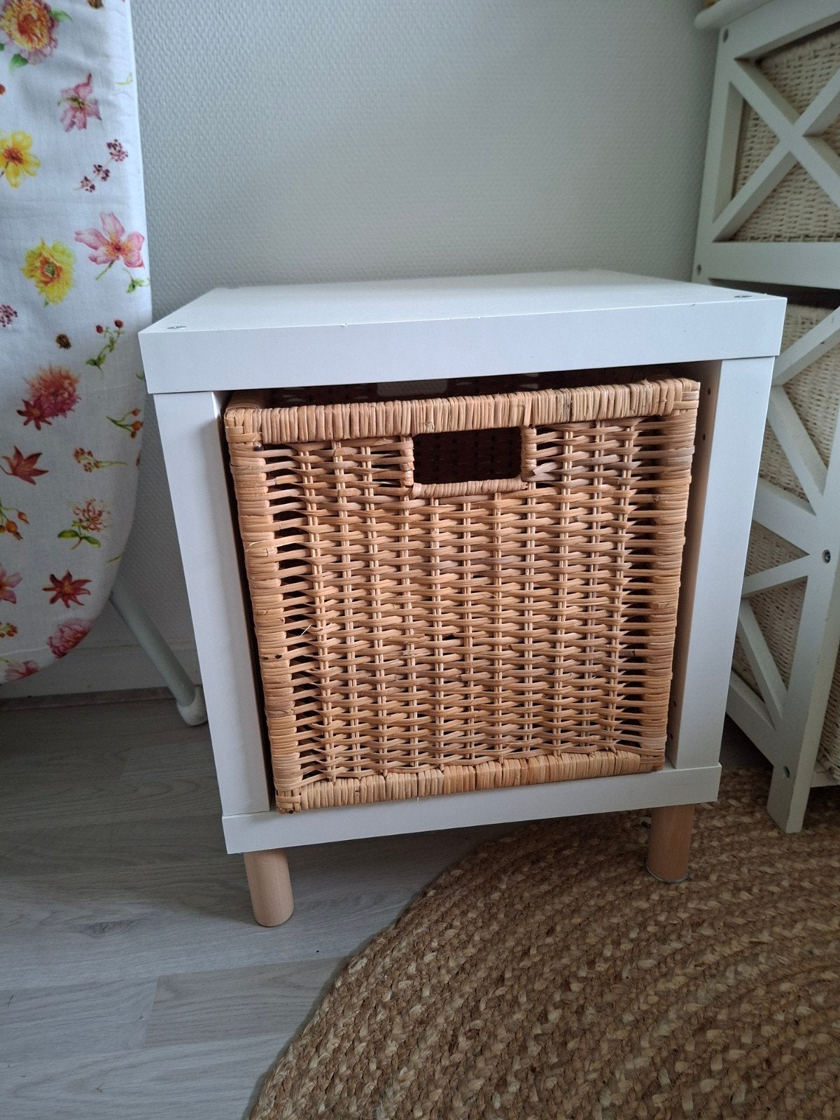 IKEA Kallax 1-vaks kastje met mand en pootjes, Ophalen, Gebruikt