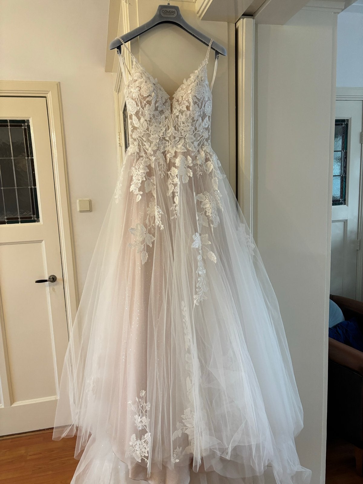 Prachtige trouwjurk met kanten details en glittertule, Ophalen, Zo goed als nieuw, Wit, Trouwjurk