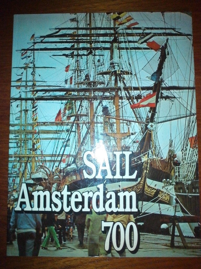 Sail Amsterdam 700 - A. van der Heyden / J. Klaster - 1975, Ophalen of Verzenden, Zo goed als nieuw, Zeilboot, Boek of Tijdschrift