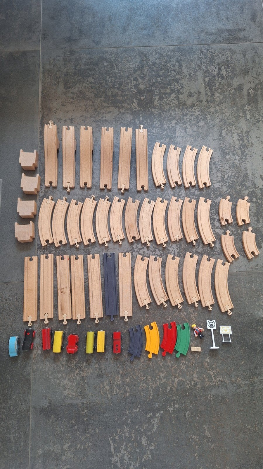 Grote set houten treinrails en accessoires, Kinderen en Baby's, Ophalen of Verzenden, Gebruikt, Rij- of Hobbelspeelgoed