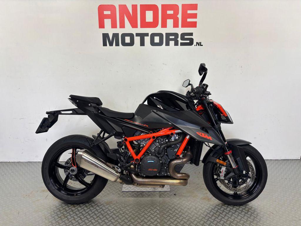 KTM 1290 Super Duke R, Bedrijf, Overig