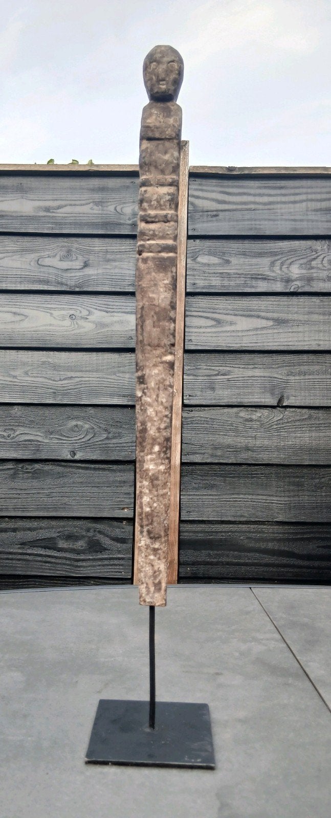 Stoer oud houten tribal beeld op voet – Wabi-Sabi / Sober, Ophalen of Verzenden