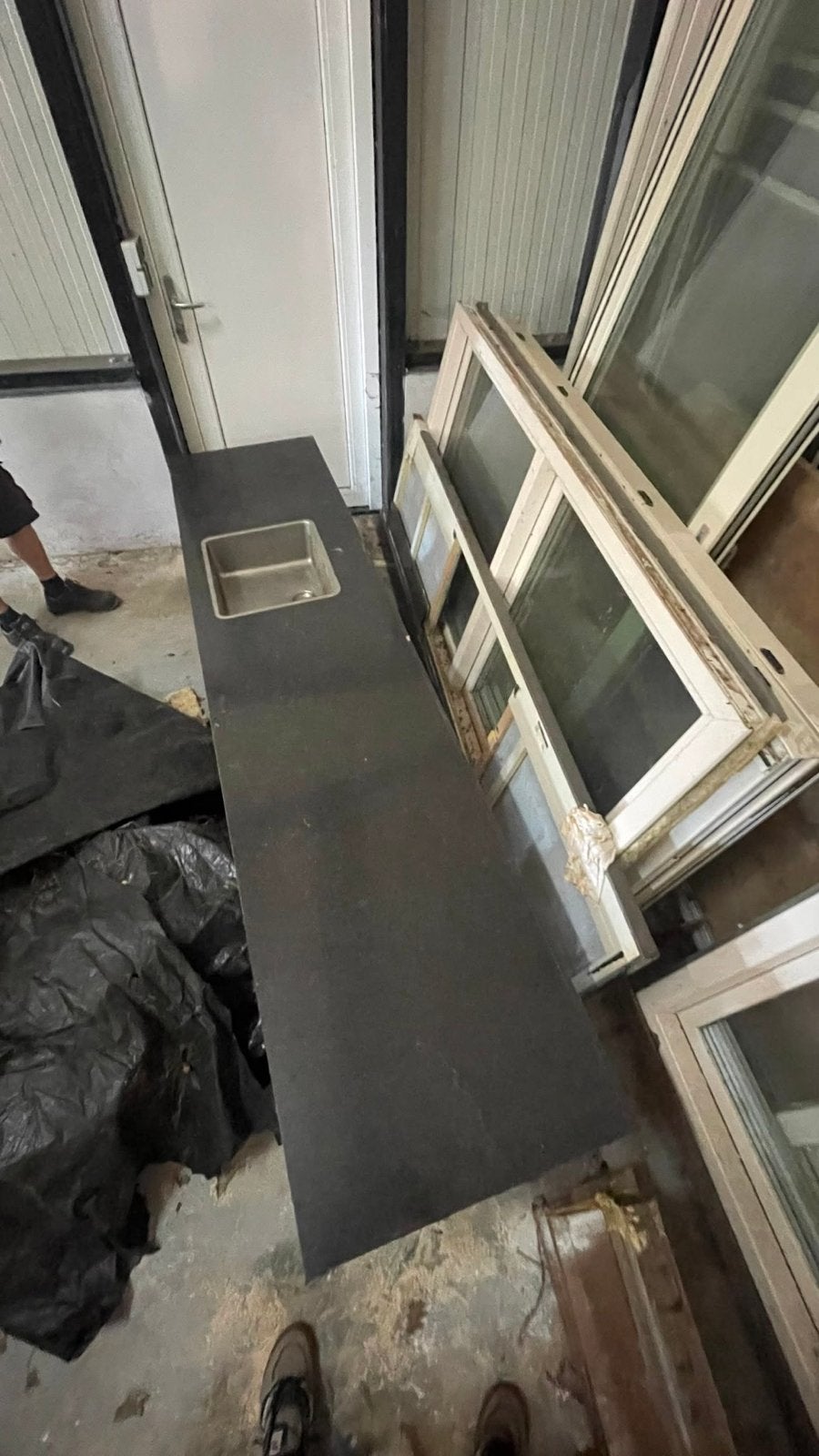 Composiet keukenblad met spoelbak en kookplaatuitsparing, Ophalen, Gebruikt, Zwart, 200 cm of meer