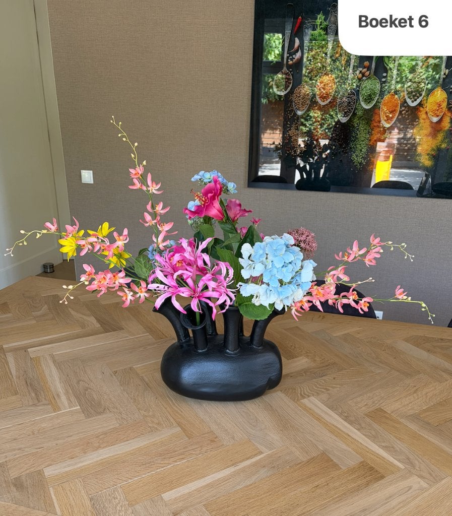 Actie: Nieuwe Toetervaas met kunsbloemen 125 EUR, Binnen, Boeket, Meerkleurig, Rondom opgemaakt