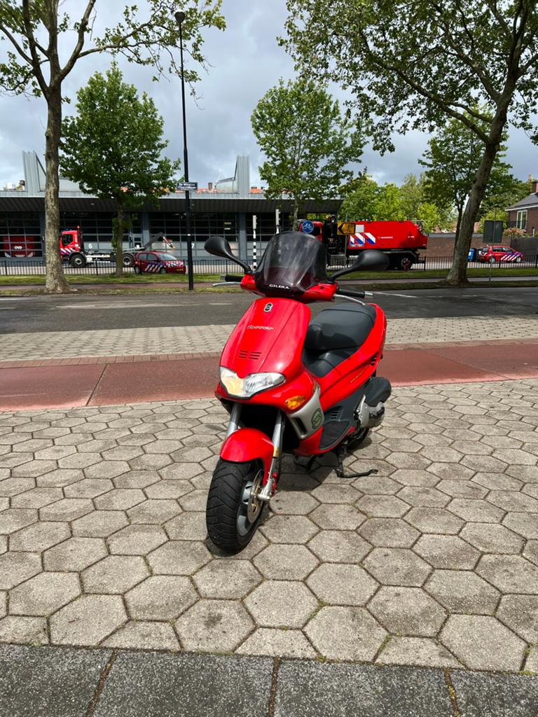 Gilera Runner 125 FX, A1! Rood, DD, Top Staat! 2501KM!, Ophalen, Zo goed als nieuw, Benzine