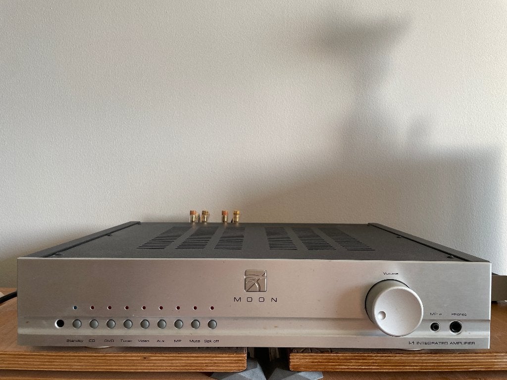 Simaudio Moon i1 (250i) Geïntegreerde Versterker, Gebruikt, 60 tot 120 watt, Stereo, Ophalen