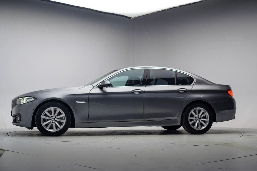 BMW 5 Serie 520i Luxury Edition Aut. [ Harman/Kardon Memory, Auto's, BMW, Automaat, Gebruikt, 4 cilinders, Bedrijf