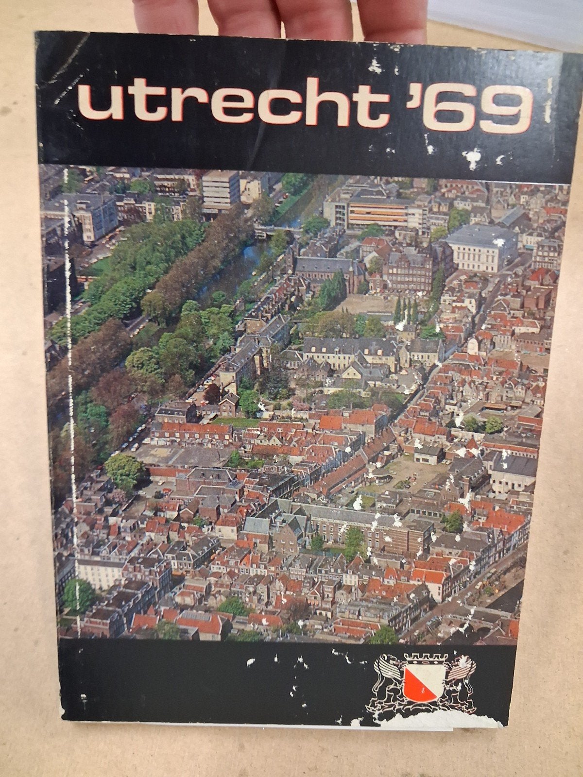 Utrecht '69 - Jaarboek met historische foto's, Ophalen of Verzenden, 20e eeuw of later, Gelezen, Onbekend