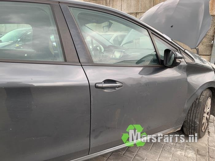 Portier 4Deurs rechts-voor van een Peugeot 208 (KTP), Gebruikt, -, Deur, -