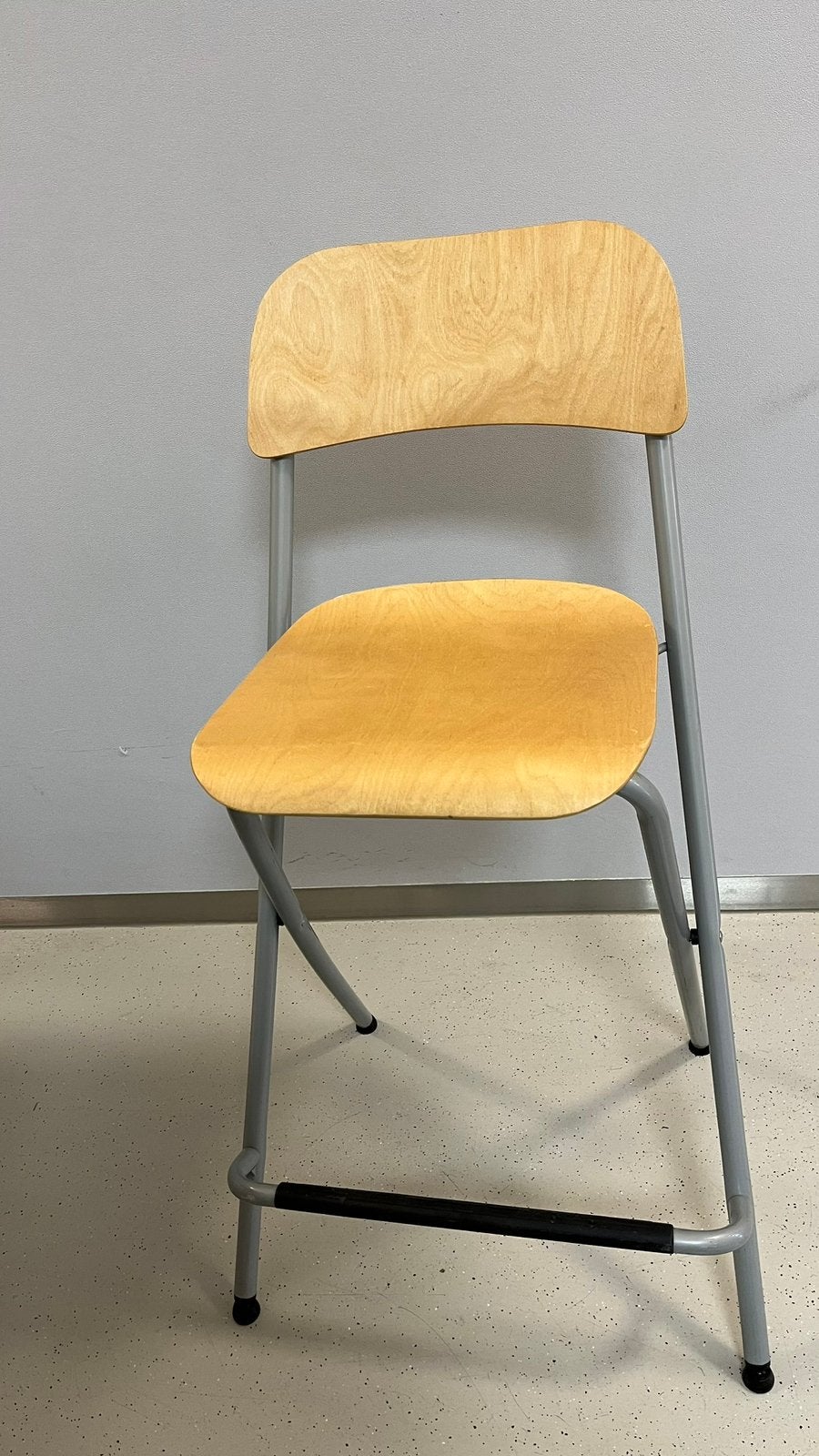 Houten klapstoel met metalen frame, Huis en Inrichting, Stoelen, Ophalen, Gebruikt, Overige kleuren, Eén