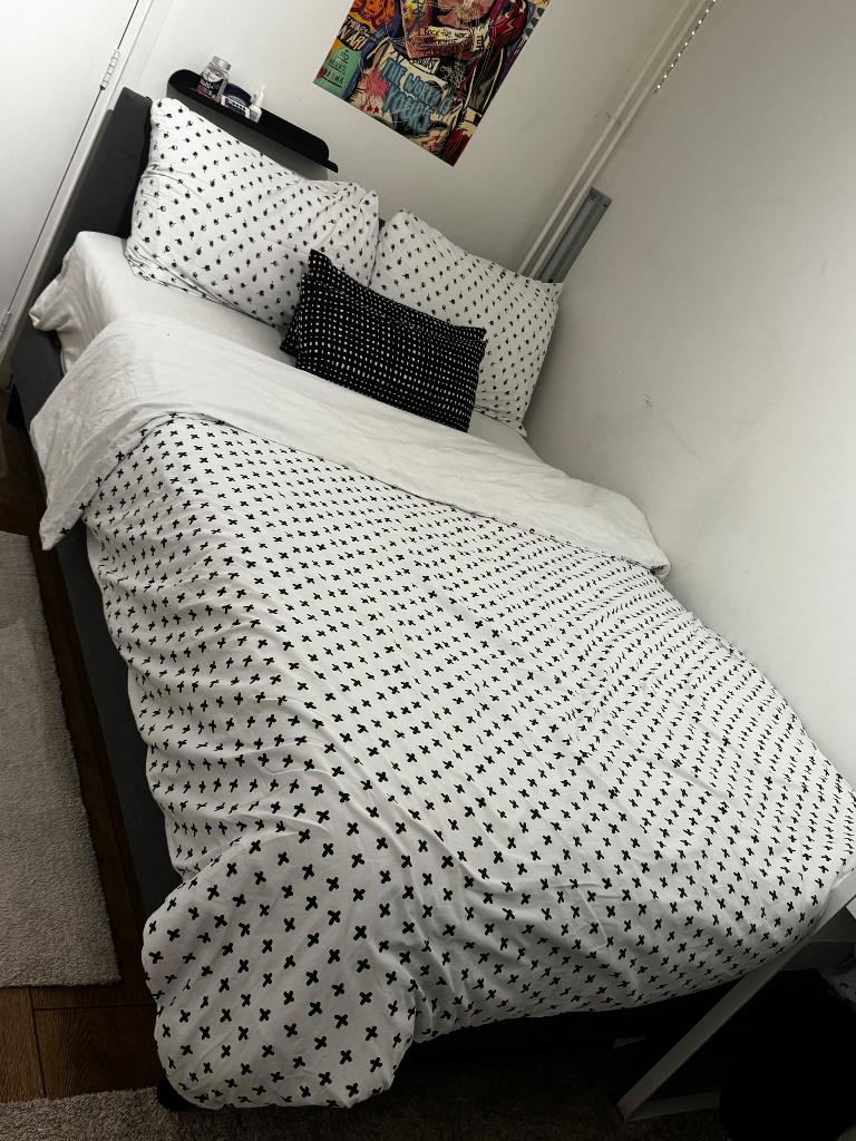 Bed ikea, Huis en Inrichting, Slaapkamer | Bedden, Ophalen, Gebruikt, Tweepersoons, 140 cm