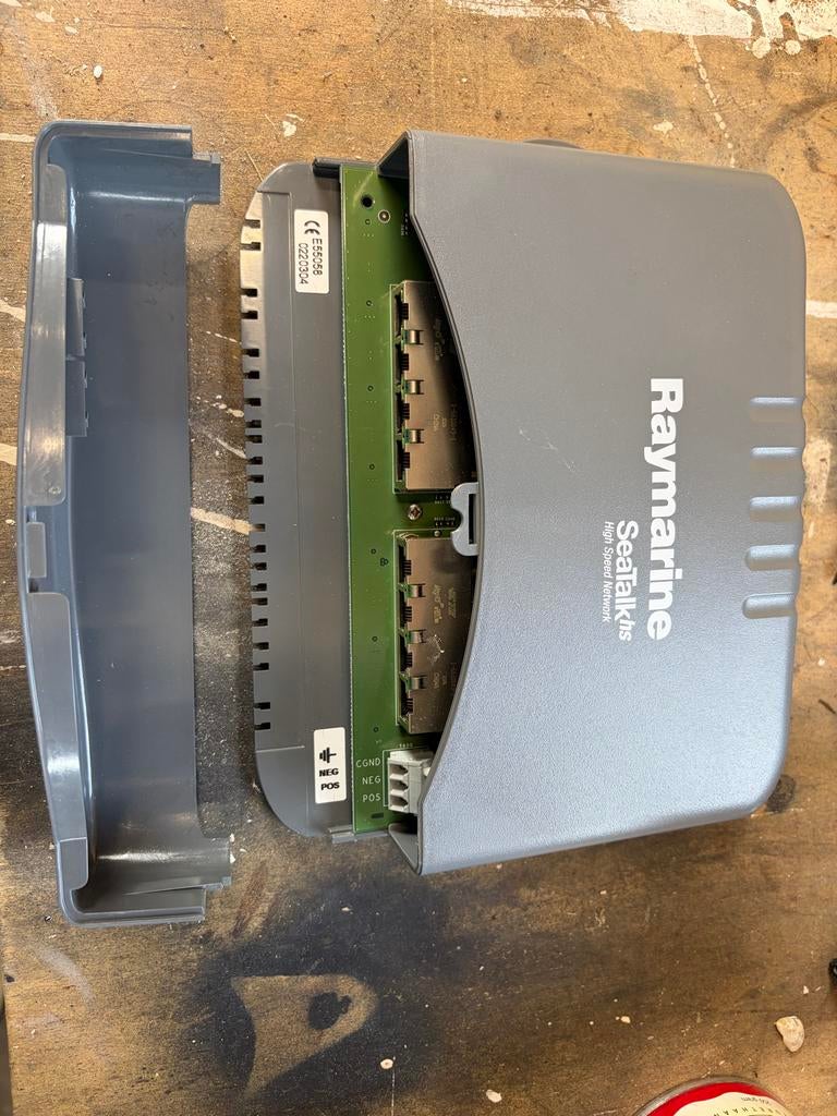 Raymarine SeaTalkhs High Speed Netwerk Switch E55058, Ophalen of Verzenden, Gebruikt, Communicatie