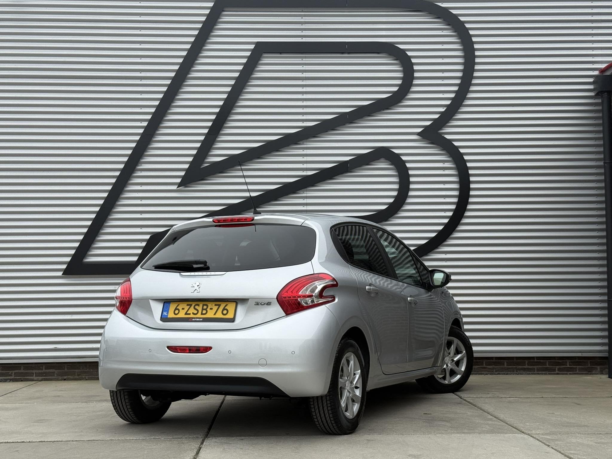 Peugeot 208 1.2 PureTech Style Pack 2e Eigenaar|Navi|Airco|C, Auto's, Voorwielaandrijving, Euro 5, Stof, Gebruikt