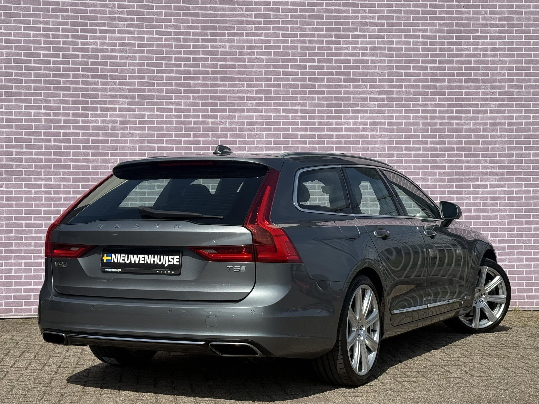Volvo V90 2.0 T5 Inscription | Trekhaak | Bowers & Wilkins |, Automatische klimaatregeling, 15 km/l, Euro 6, 1969 cc