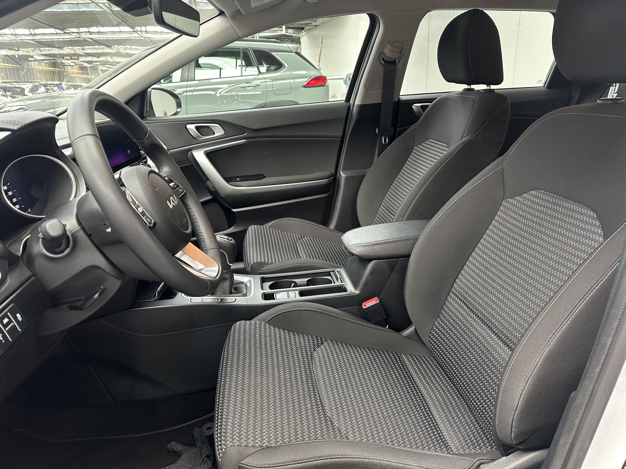 Kia Ceed Sportswagon 1.5 T-GDi DynamicLine, Auto's, Stof, Gebruikt, Euro 6, 610 kg