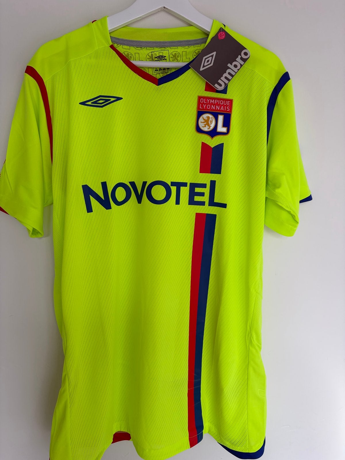 Olympique Lyonnais Umbro voetbalshirt - Nieuw met kaartjes, Groter dan maat XL, Ophalen of Verzenden, Nieuw, Shirt
