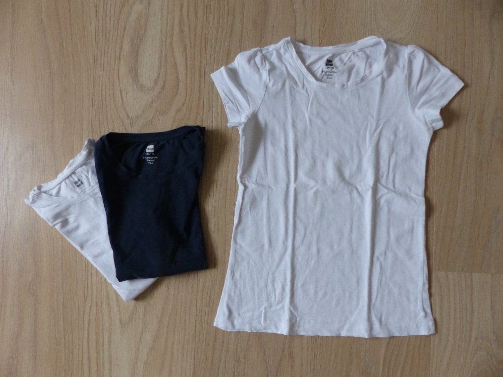 Donkerblauwe en witte t-shirts Hema maat 134/140, Kinderen en Baby's, Kinderkleding | Maat 134, Meisje, Ophalen of Verzenden, Zo goed als nieuw