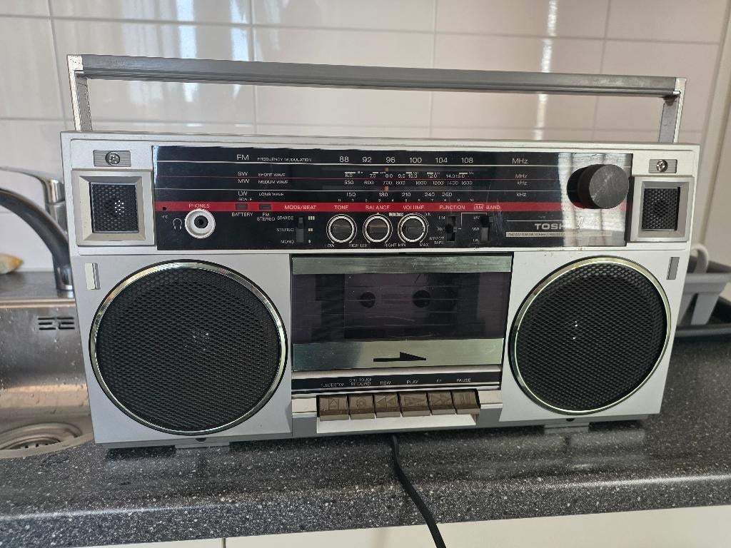 Toshiba RT-90S vintage radio cassette recorder boombox, Refurbished, Ophalen of Verzenden, Radio, Helpdesk@toshibatec.nl