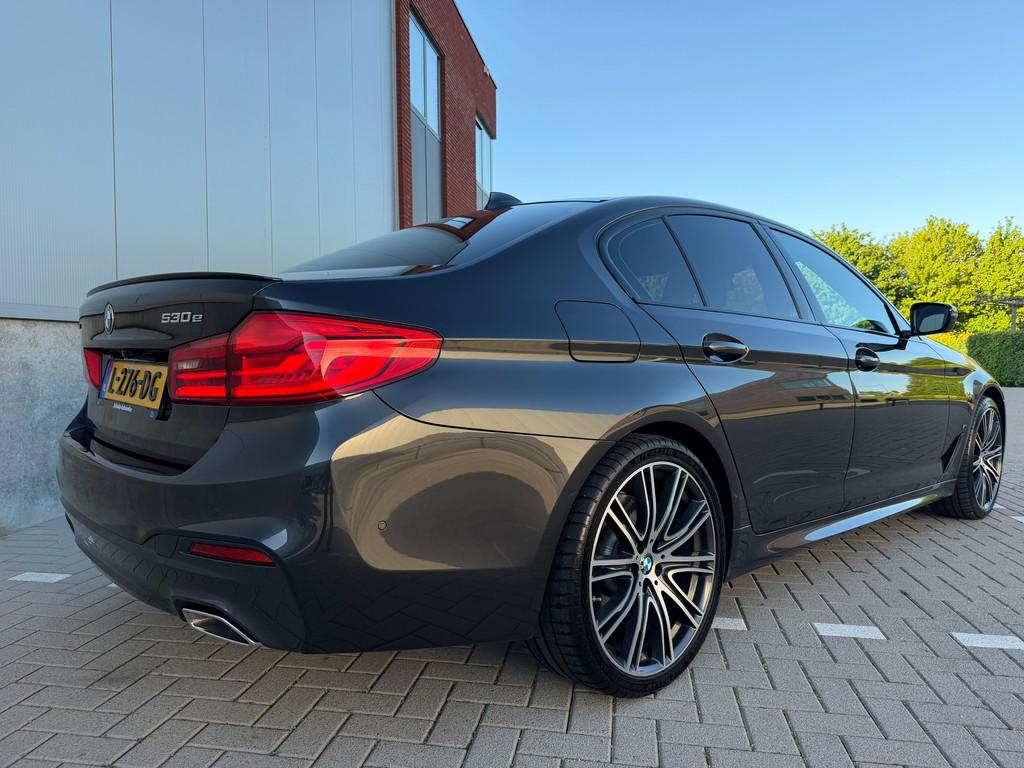 BMW 5-serie 530e xDrive iPerformance High Executive M-Sport, Auto's, 1998 cc, Alcantara, 120 €/maand, Plug-in hybride