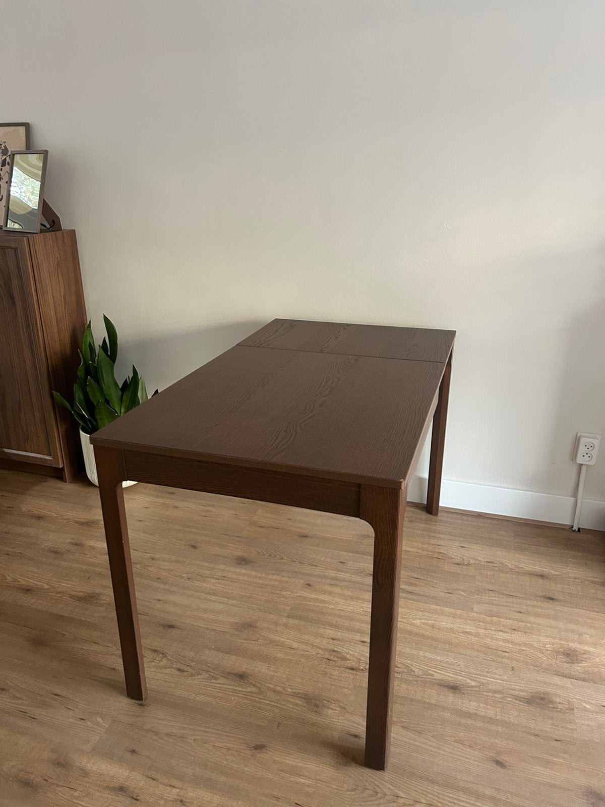 Uitschuifbare tafel (walnoot/donkerbruin)