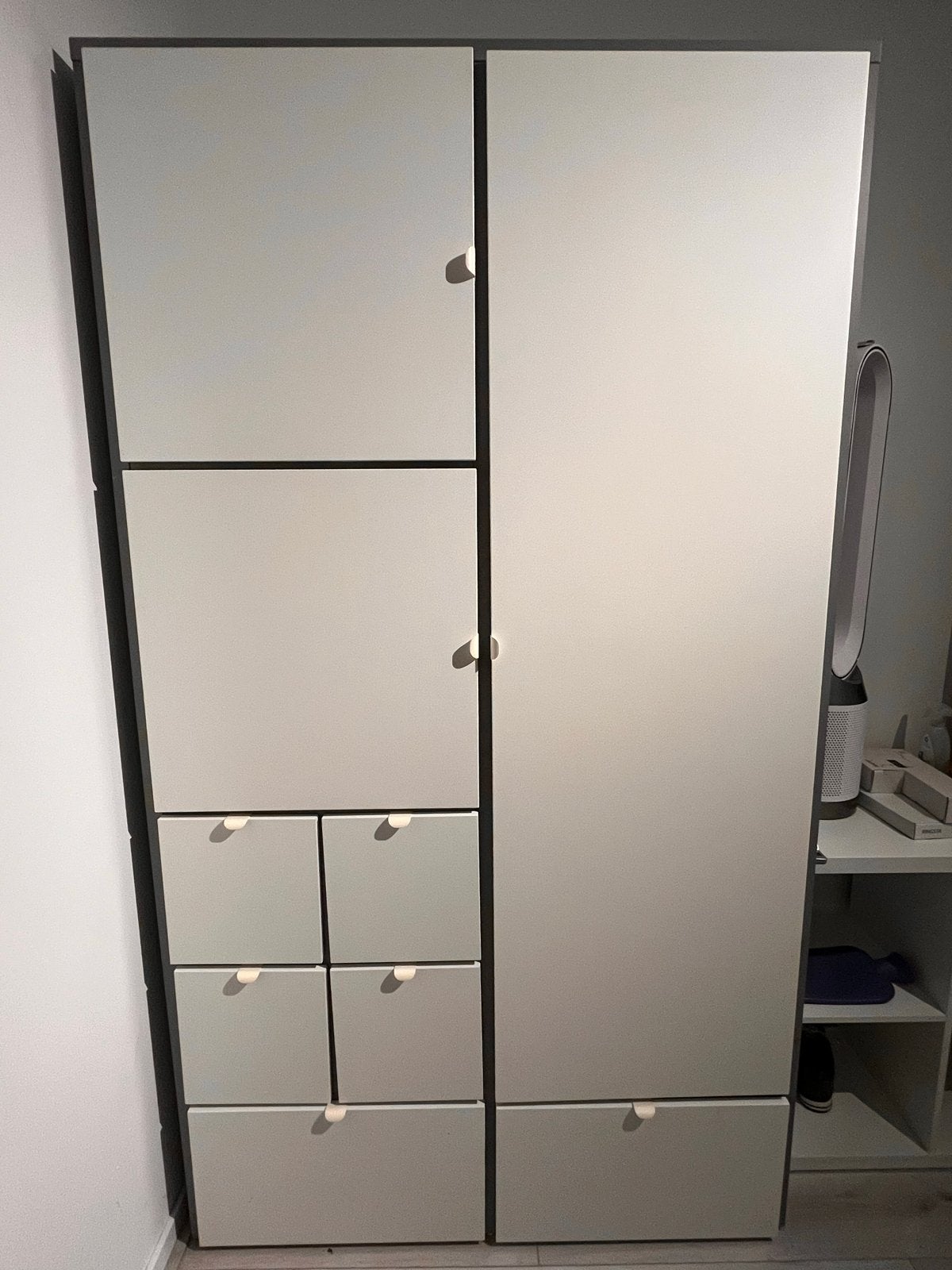 IKEA VISTHUS Kledingkast grijs/wit, 122x59x216 cm, Huis en Inrichting, Ophalen, Overige materialen, Gebruikt, 100 tot 150 cm