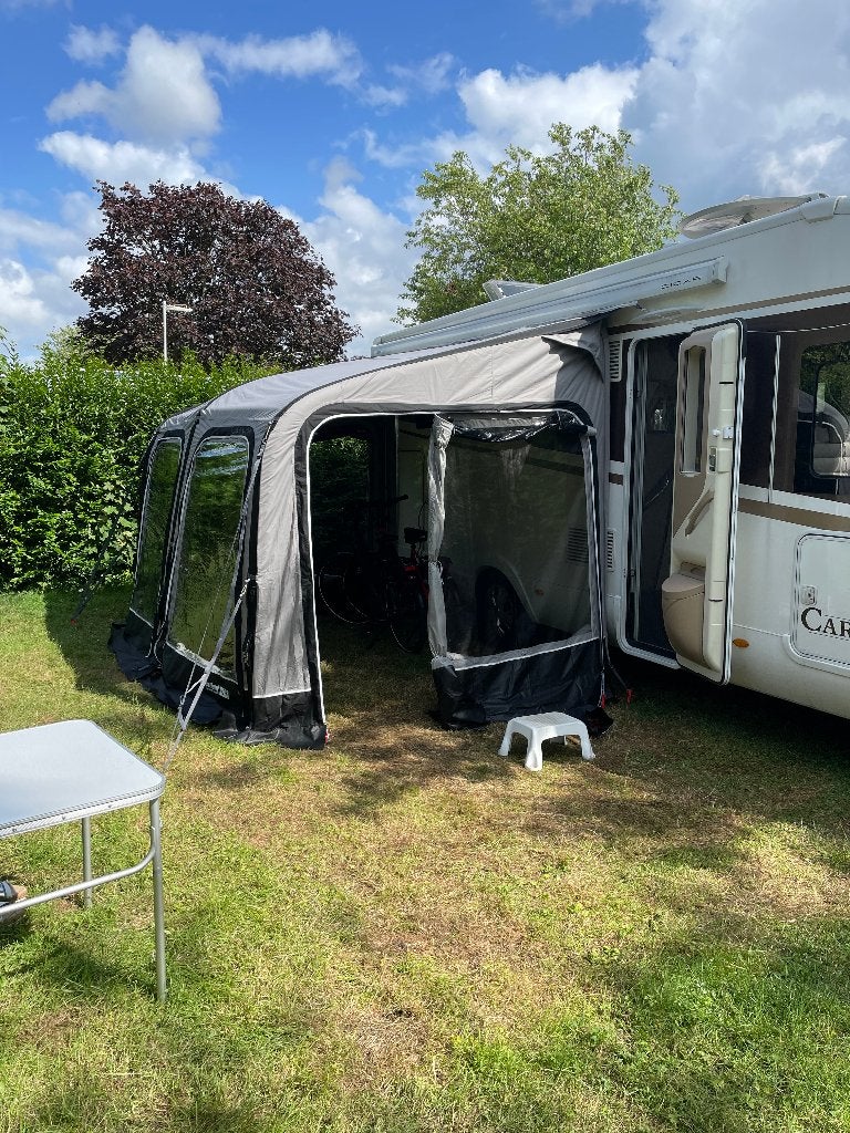 Opblaasbare voortent, Caravans en Kamperen, Voortenten en Luifels, Ophalen, Zo goed als nieuw, Polyester, Overige merken