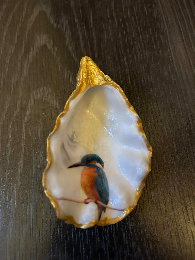 Decoratieve oesterschelpen met ijsvogelafbeelding, Ophalen of Verzenden, Zo goed als nieuw, Dier