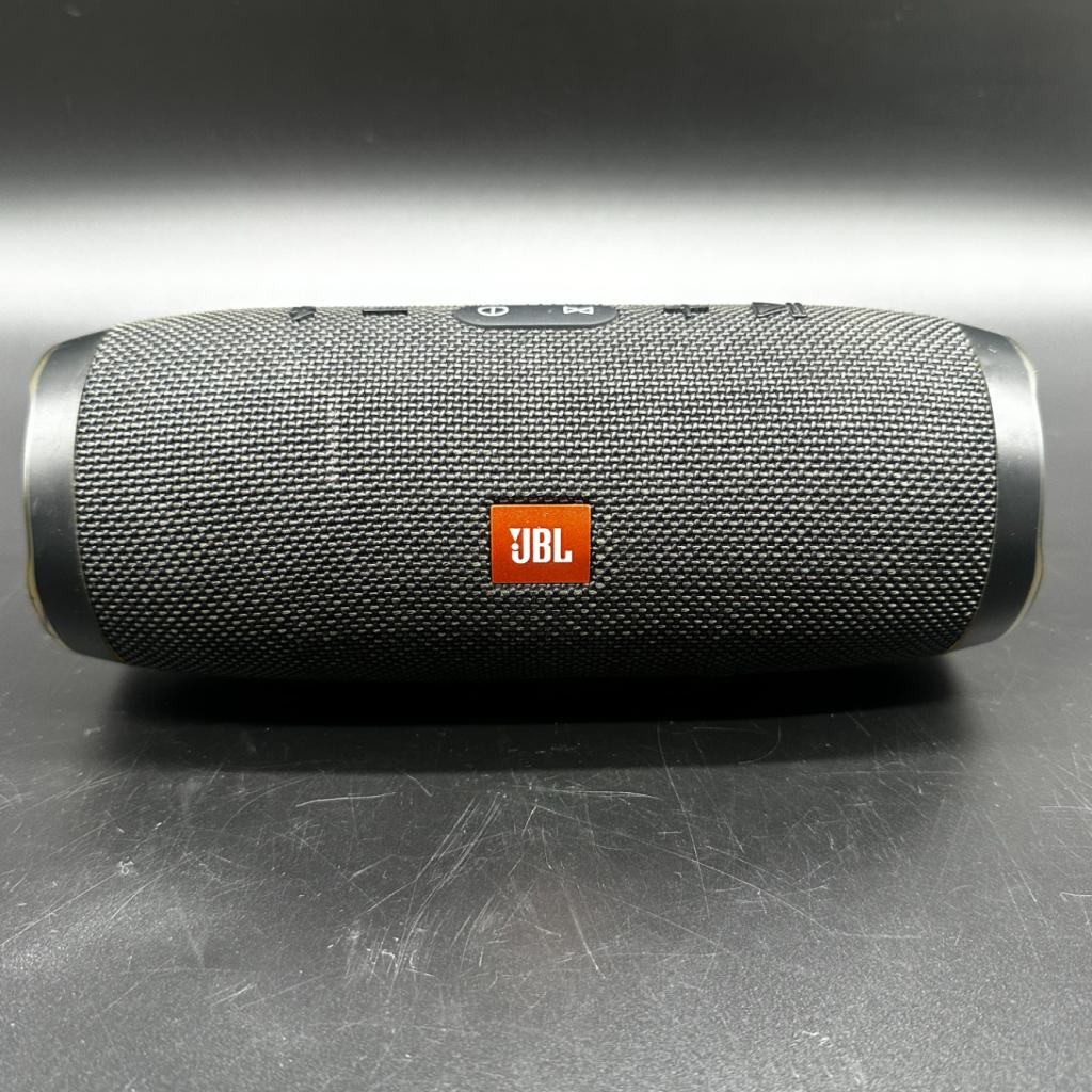 JBL Charge 3 Zwart in Nette Staat, JBL, Zo goed als nieuw, Support@jbl.com, 400 Atlantic Street
Stamford, CT 06901
USA