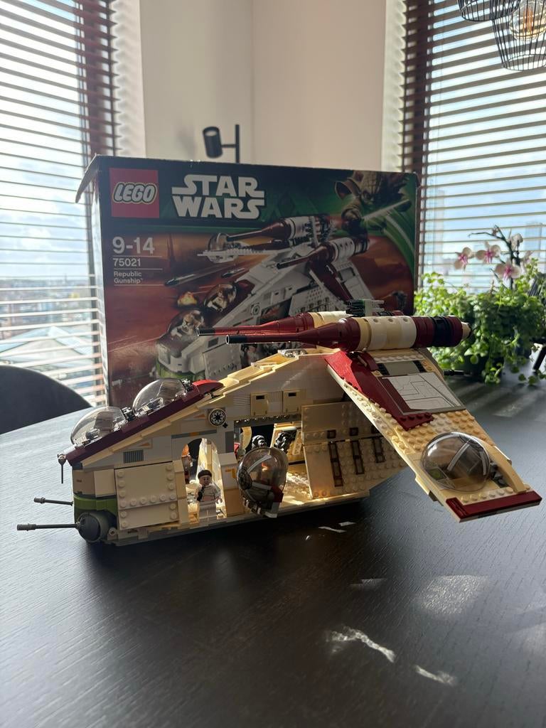Lego Star Wars 75021 Republic Gunship met figuren, Ophalen of Verzenden, Zo goed als nieuw, Complete set, Lego